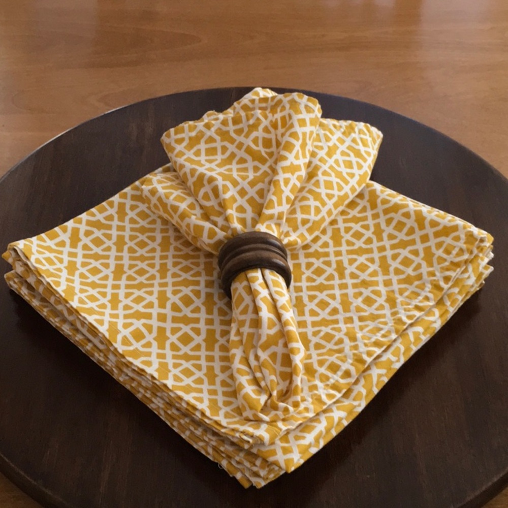 Cloth Napkins with Geometric Pattern   8
